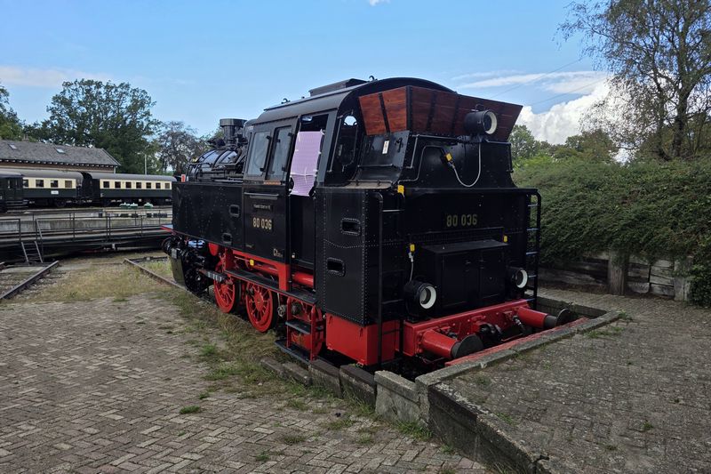 VSM locomotief 80 036 na vele jaren van revisie weer voor het publiek te zien tijdens Terug naar Toen 2026